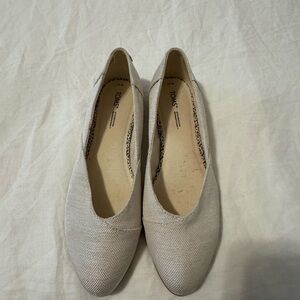 TOMS Women's Beige Loafers